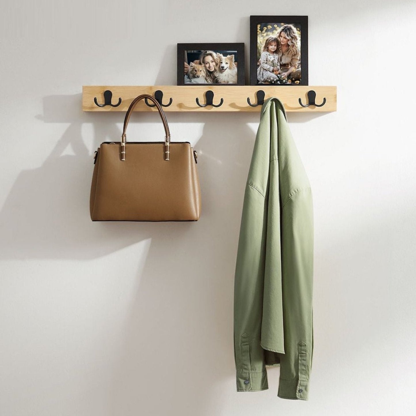 Appendiabiti a Muro, Attaccapanni da Muro, con Mensola, 5 Ganci Doppi in Metallo, con Portata di 25kg, Beige Naturale, SONGMICS, 1